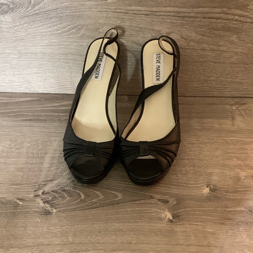 Steve Madden Peep toe heels